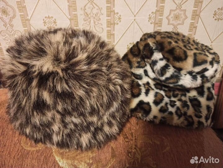 Шапка искусственный мех, вторая в подарок:)