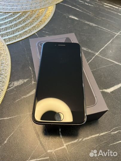 iPhone 8, 64 ГБ