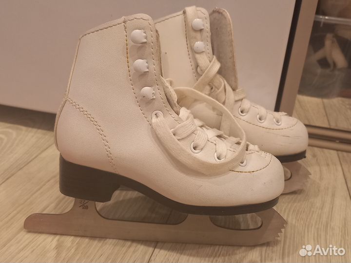 Фигурные коньки Oxelo 27 р-р