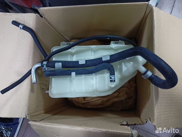 Расширительный бачок Nissan Pathfinder R51 V9X