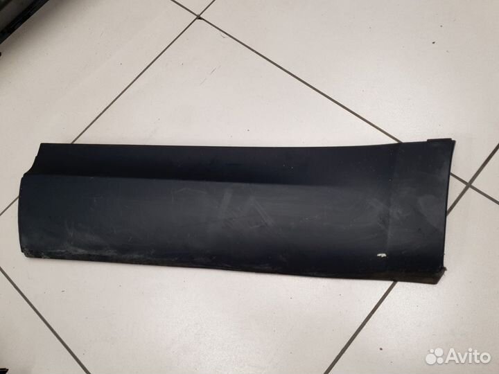 Молдинг двери левый задний Land Rover Discovery 20