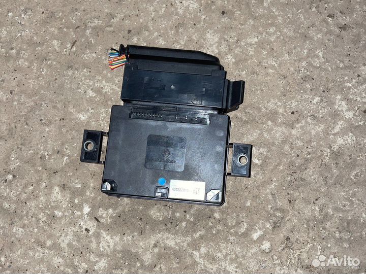 Блок управления ручником Audi A4 B8 2007-2011