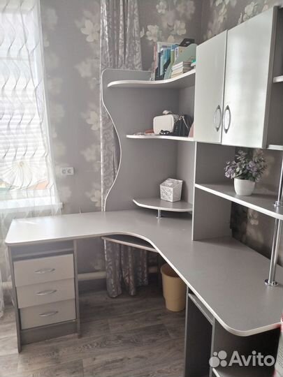 Письменный стол для школьника угловойй бу
