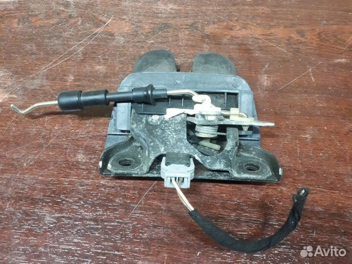 Замок багажника ауди а6 с5