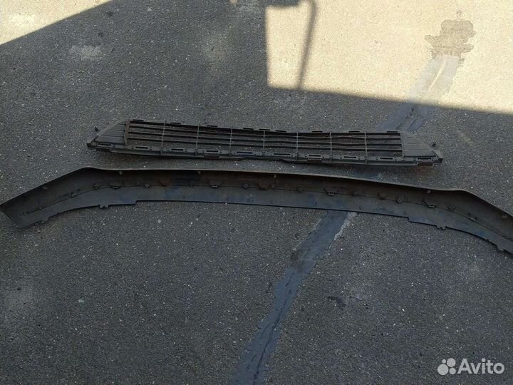 Накладка бампера передняя Toyota Rav4 40