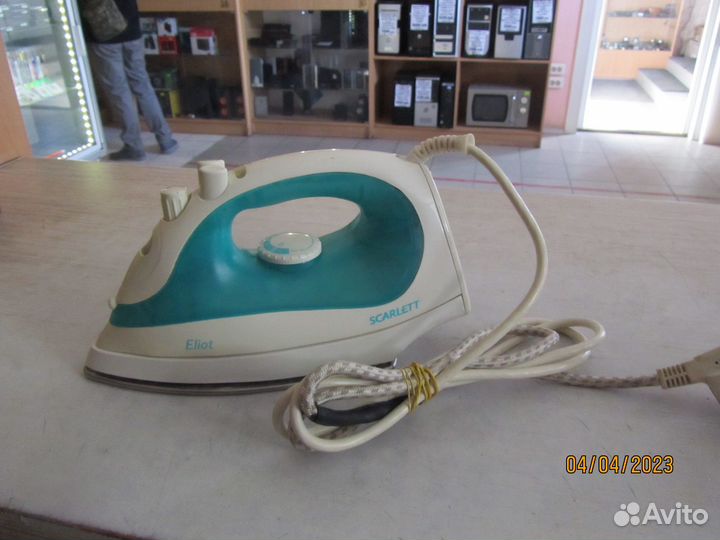 Утюг Scarlett и Elenberg