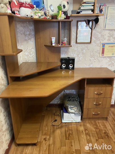 Компьютерный стол