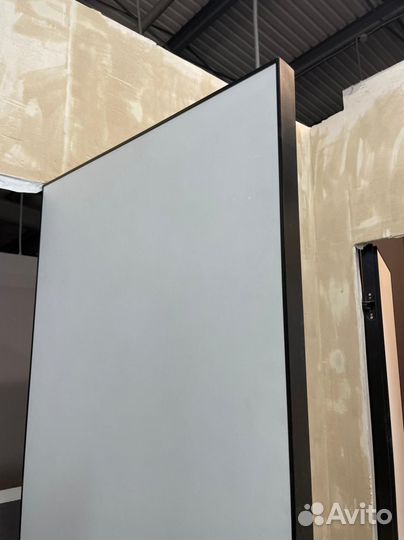 Скрытые двери,плинтус в наличии