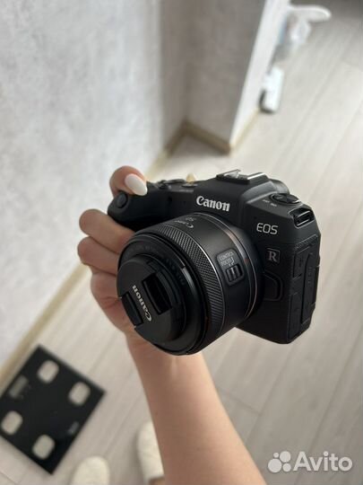 Беззеркальный фотоаппарат canon