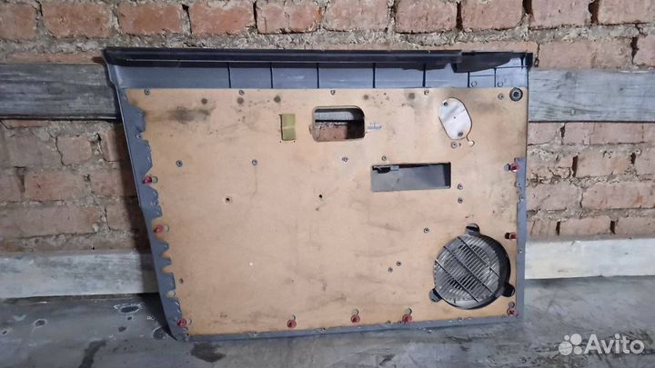 Обшивка двери передней правой Suzuki Wagon R 1998