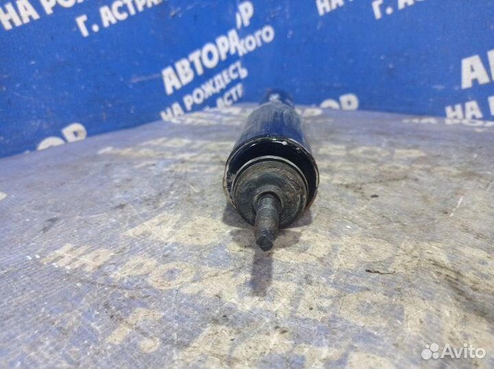 Передний амортизатор Mitsubishi Pajero 2