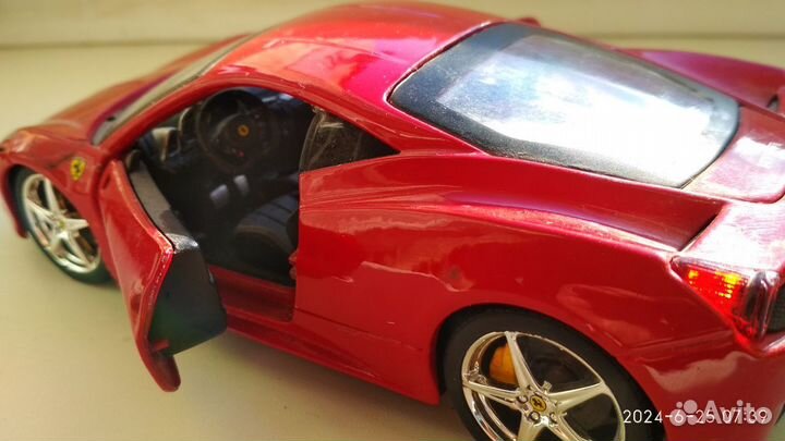 Масшабная машинка 1:24 Ferrari 458