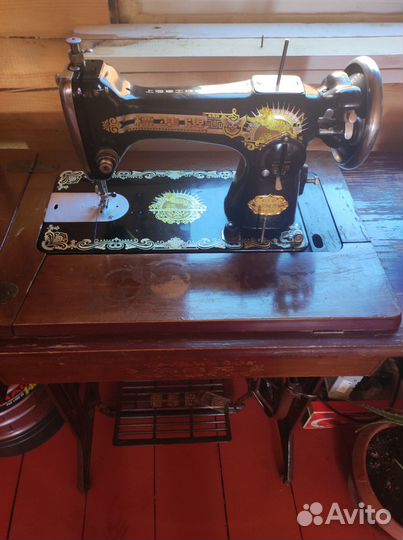 Швейная ручная машинка Singer