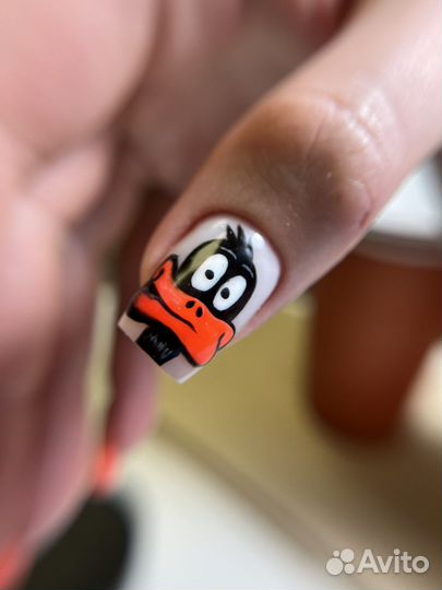 Маникюр и педикюр