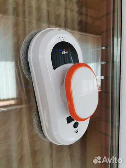 Робот-мойщик окон dBot W100