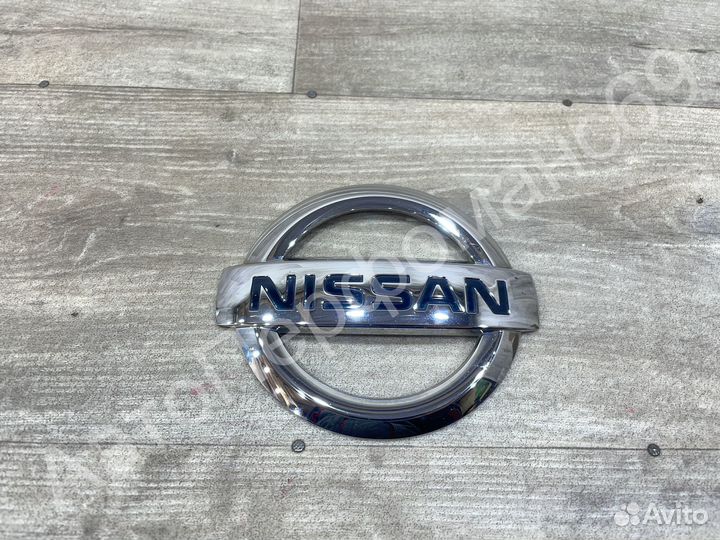 Эмблема задняя Nissan X-Trail T32 (с 2013)