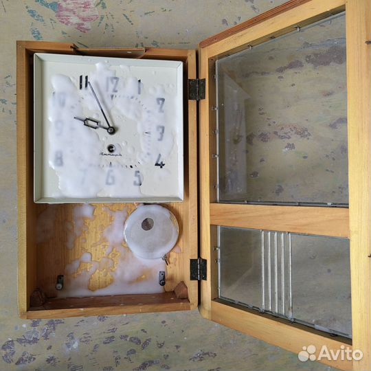 Часы настенные 