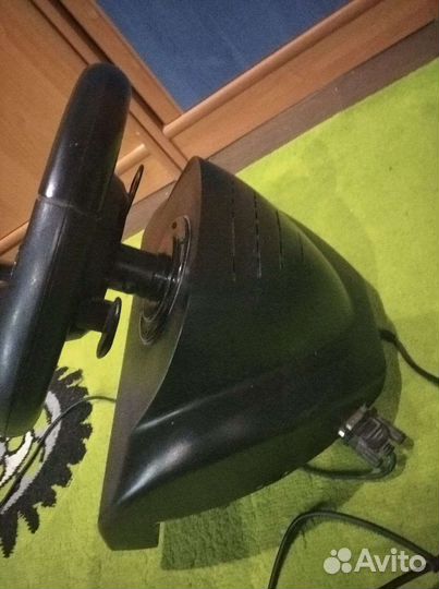 Игровой руль с педалями