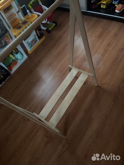 Вешалка напольная дерево