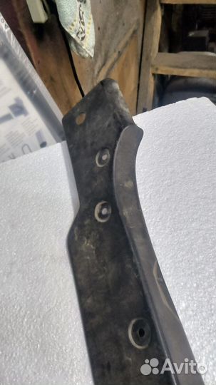 Декоративная планка багажника Audi 80B3 893863485A