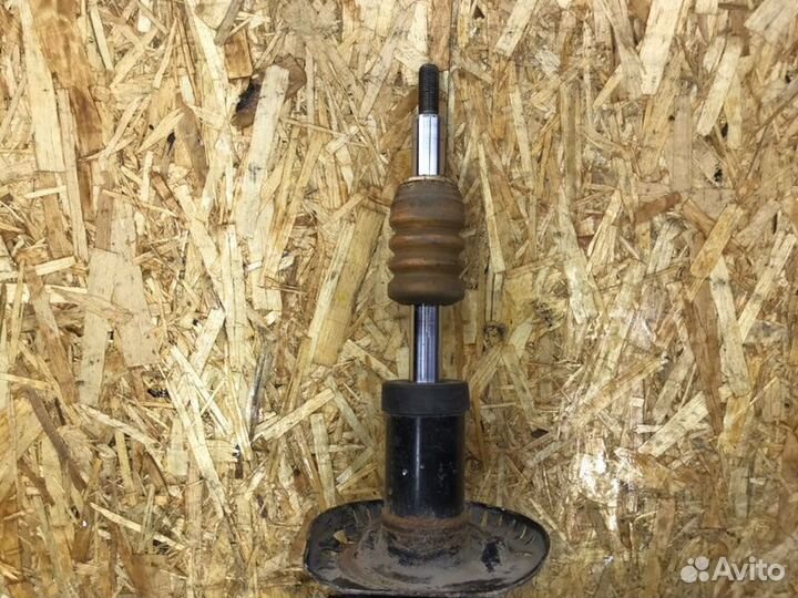 Стойка подвески передняя Volkswagen Polo седан 1.6