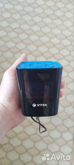 Часы с радио Vitek