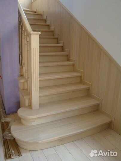 Ступени, столбы, перила, комплектующие для лестниц