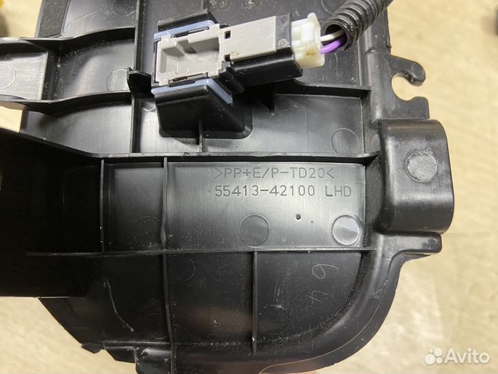 Вещевой ящик Toyota RAV4 XA50 с подсветкой