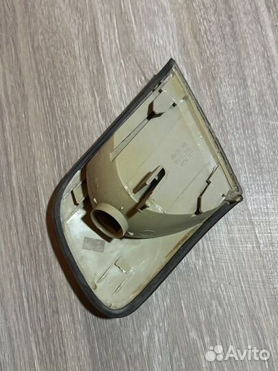 Поворотник правый Audi 100 C4 2.3 AAR 1994