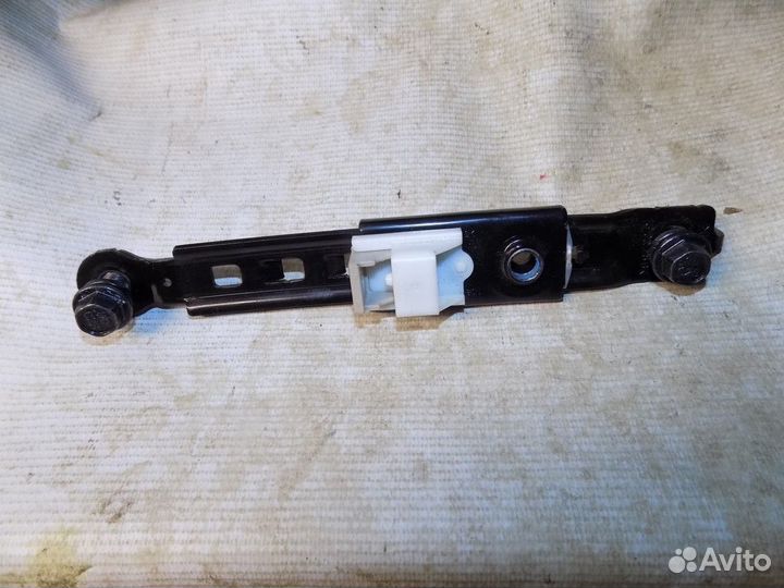 Механизм регулировки ремня безопасности i40 2011