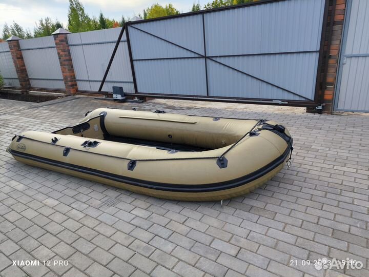 Комплект лодка Баджер плюс меркурий 15м