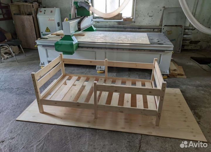 Детская кровать из массива сосны