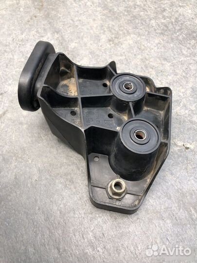 Направляющая бампера задняя левая Mercedes M W164