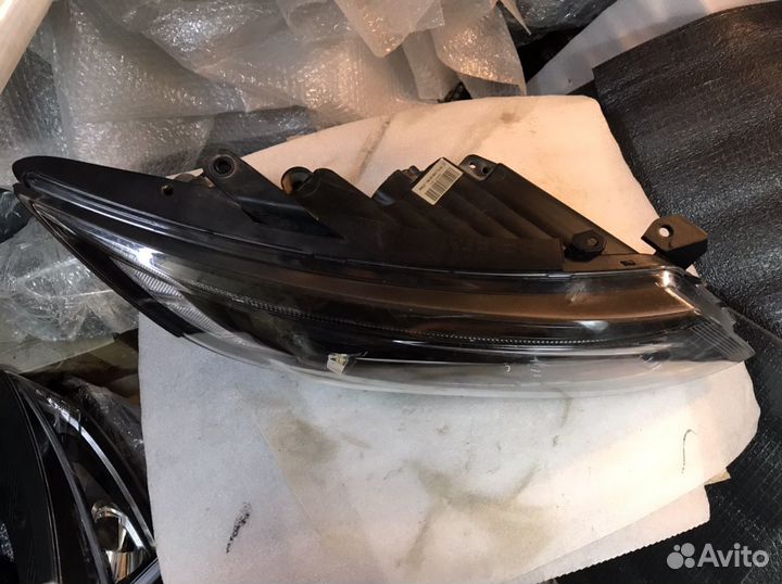 Фара левая и правая Kia Optima 3 xenon дхо