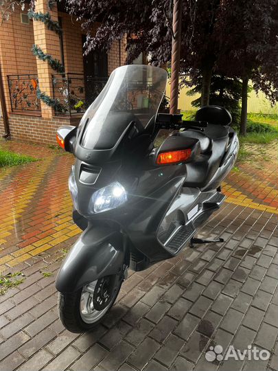 Suzuki skywave 650