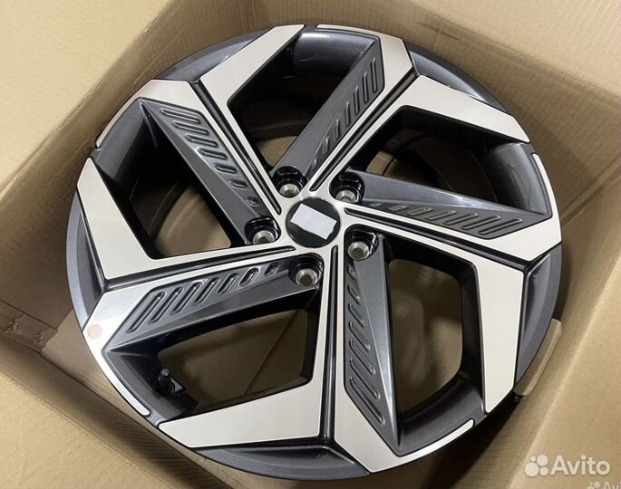 Новые оригинальные диски Hyundai Tucson 2023 R19