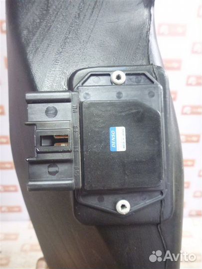 Резистор печки задний правый Toyota Prius NHW20