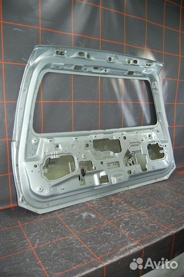 Дверь багажника - Infiniti QX56 JA60 (2004-10гг)