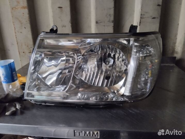 Фара Toyota Land Cruiser 100