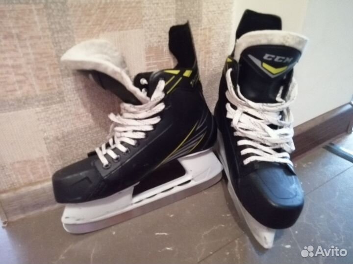 Коньки хоккейные