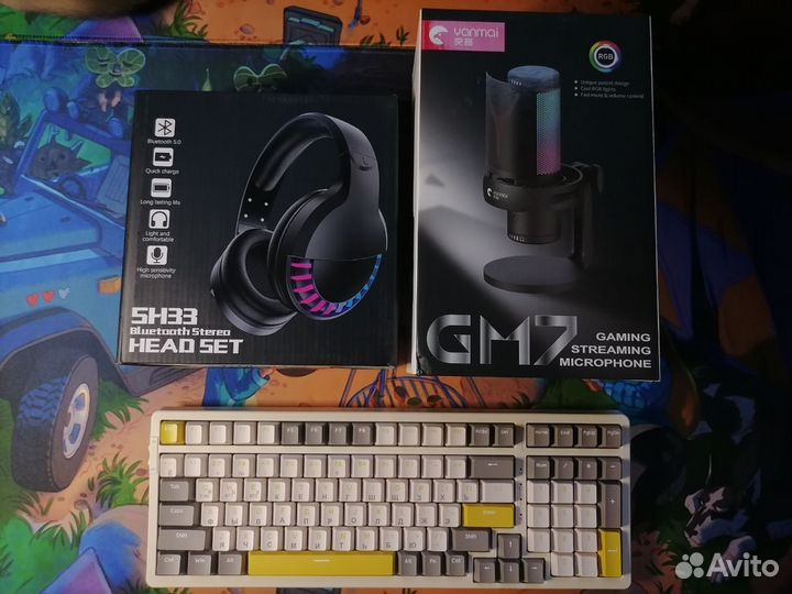 Клавиатура,наушники и микрофон