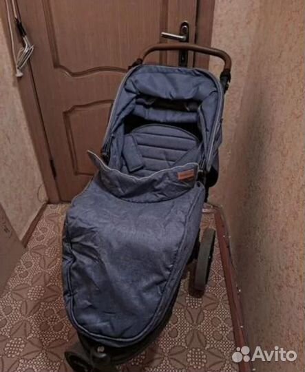 Прогулочная коляска 3-х колёсная