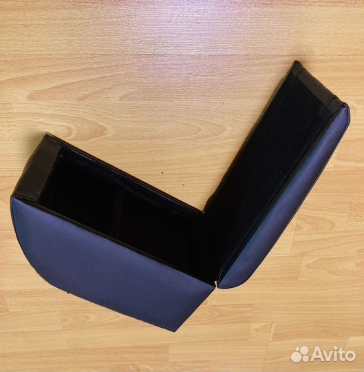 Подлокотник на авто