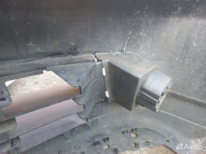 Продам бампер передний ниссан тиида