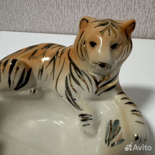 Пепельница тигр