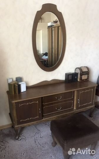 Тумбу с зеркалом