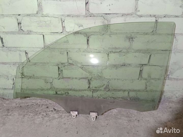 Стекло переднее левое Nissan March k12