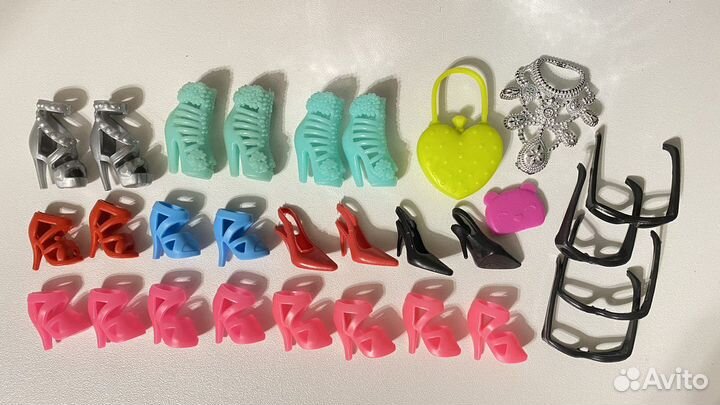 Обувь и аксесуары для Barbie