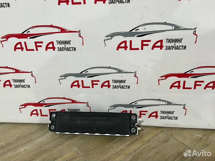 Подушка безопасности в колени Mercedes-Benz Glc