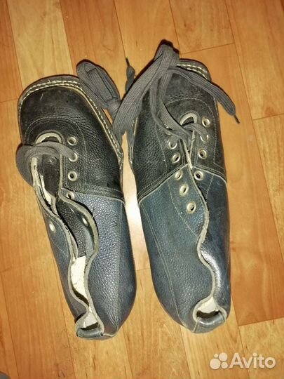 Лыжные ботинки